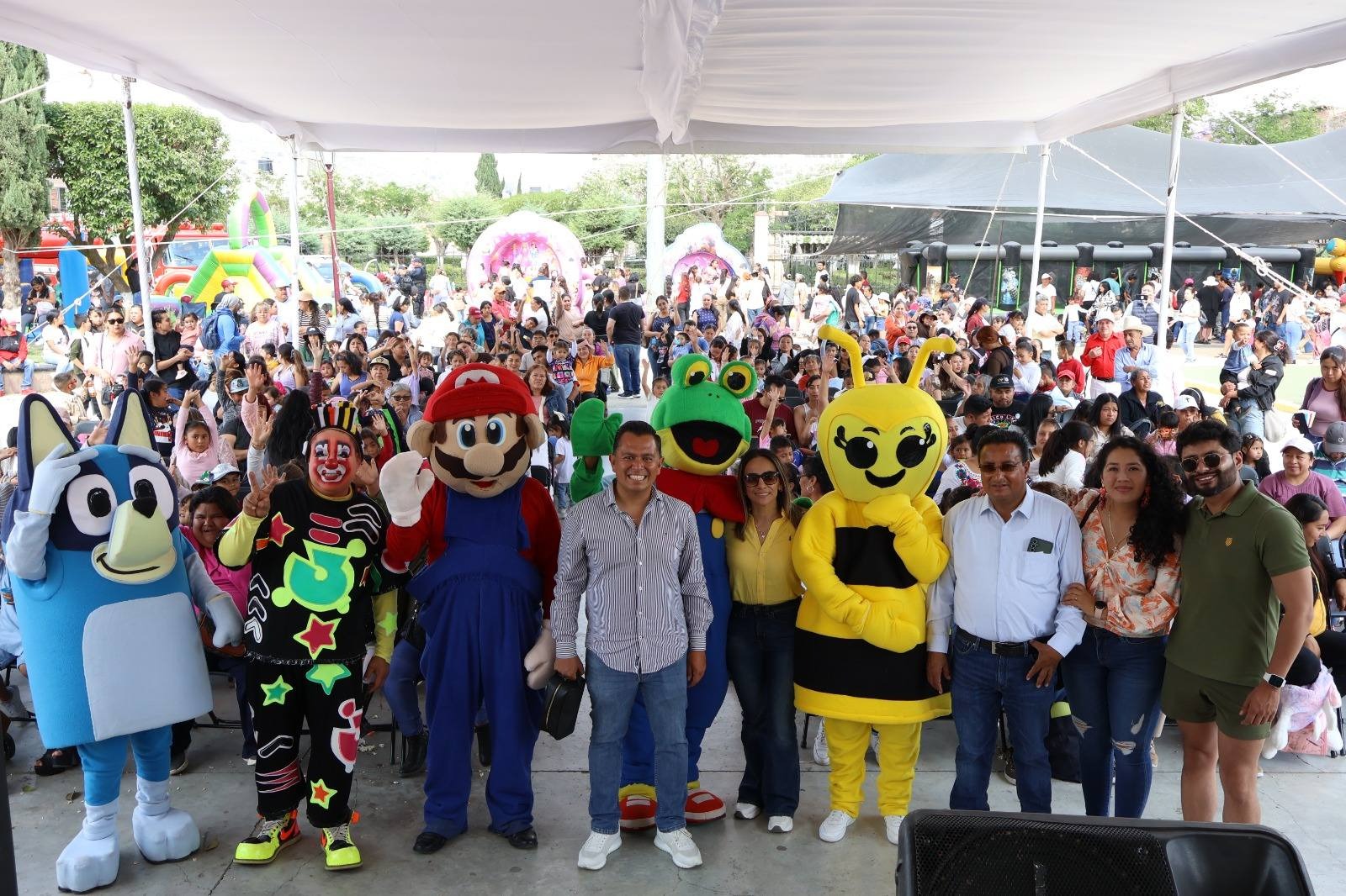 CON GRAN ÁNIMO CIENTOS DE NIÑOS Y NIÑAS FESTEJARON SU DÍA EN CUAUTEPEC