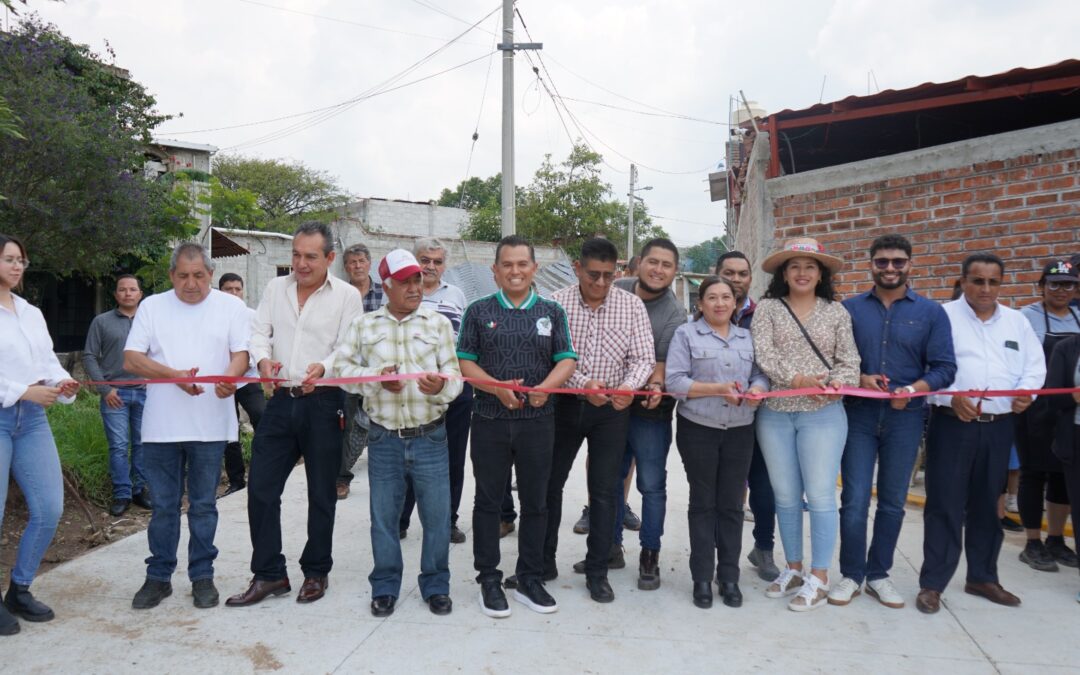 INAUGURA ARAUS PAVIMENTACIÓN HIDRÁULICA EN TEZOQUIPA