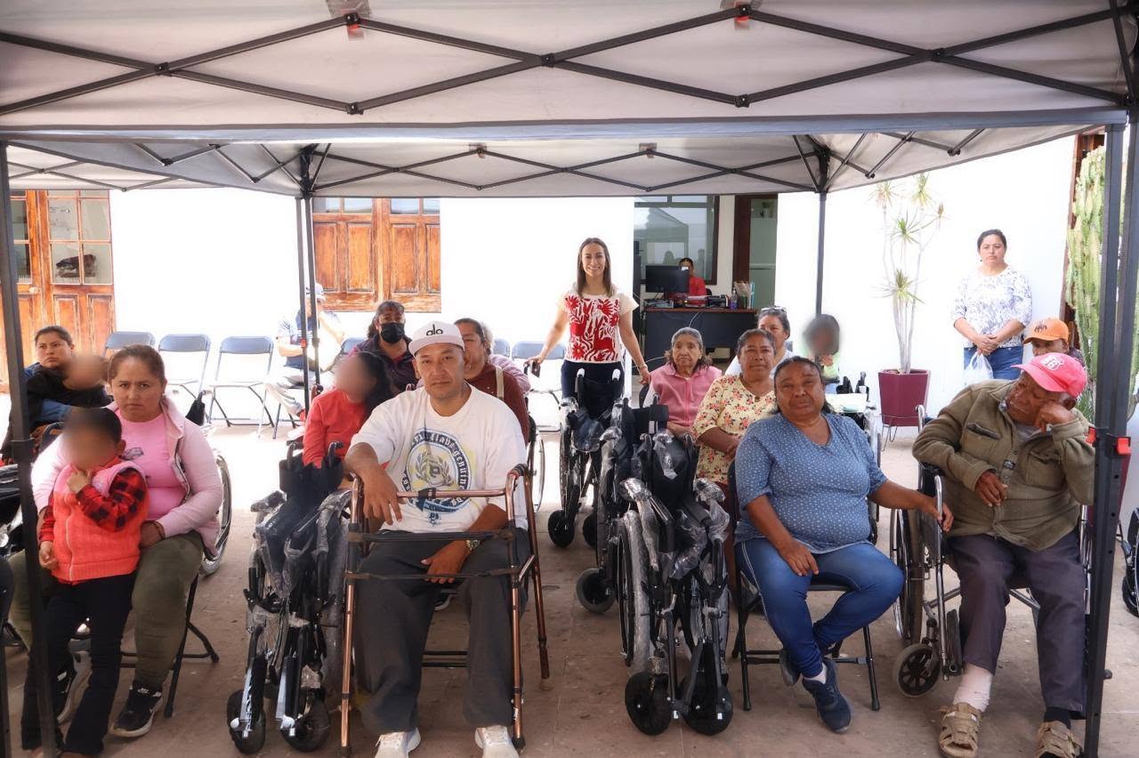 DIF CUAUTEPEC FORTALECE LA INCLUSIÓN CON EGUNDA ENTREGA DE SILLAS DE RUEDAS A PERSONAS VULNERABLES